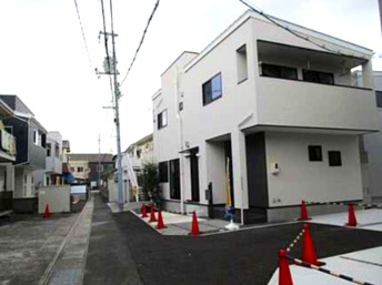 広島市佐伯区千同1丁目　新築一戸建て(全4棟)の前面道路含む現地写真