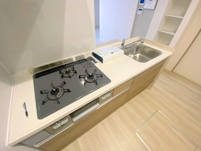 【キッチン】 | オリーブ東雲本町 | コンロは３口ございますので、御料理が快適に！