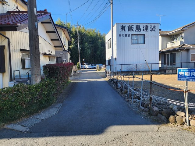 高崎市下豊岡町　売地の前面道路含む現地写真