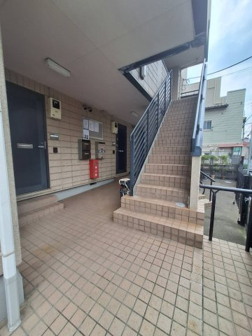メゾンASUKAのエントランス