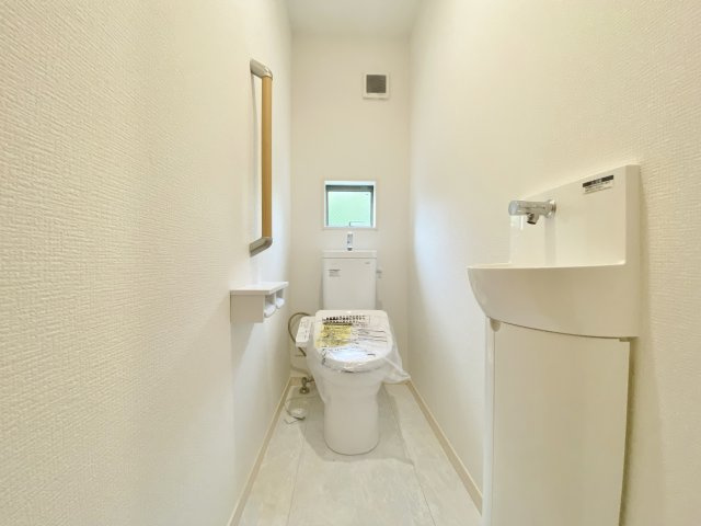 練馬区錦1丁目 全2棟 1号棟のトイレ|トイレは1階・2階にございます
手洗い機付で嬉しい仕様です