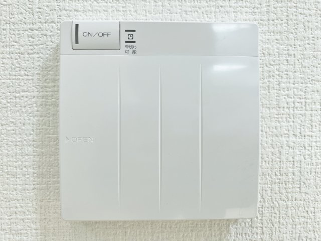 練馬区錦1丁目 全2棟 1号棟の冷暖房・空調設備|空気を汚さずに足元から暖かい床暖房が標準装備です 小さなお子様にも安心の暖房設備です