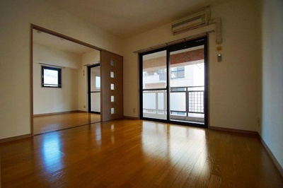 【居間・リビング】 | HPに初期費用掲載！「プライスホーム」で検索！ベレーザ平尾 | 物件の画像3