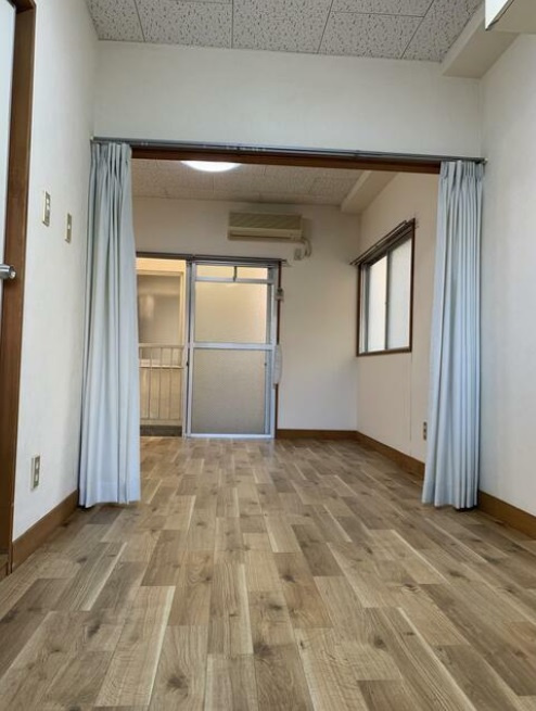 サンライズビルの内装