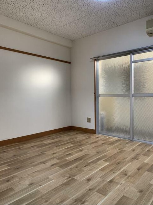 サンライズビルの内装