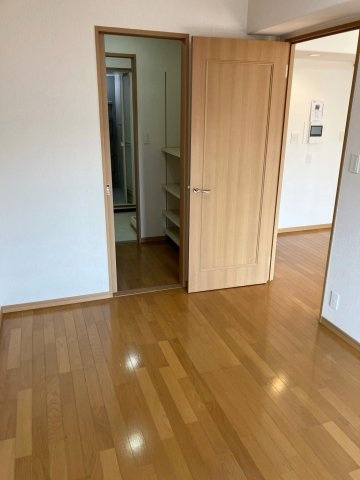 ロイヤルガーデン宇多津四番丁の洋室|個人の部屋や寝室として使える洋室です