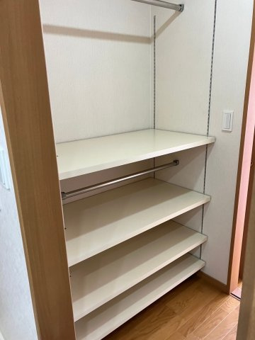 ロイヤルガーデン宇多津四番丁の収納|ちょっとした収納スペースも充実しています