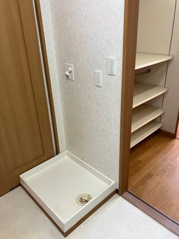 ロイヤルガーデン宇多津四番丁のランドリースペース