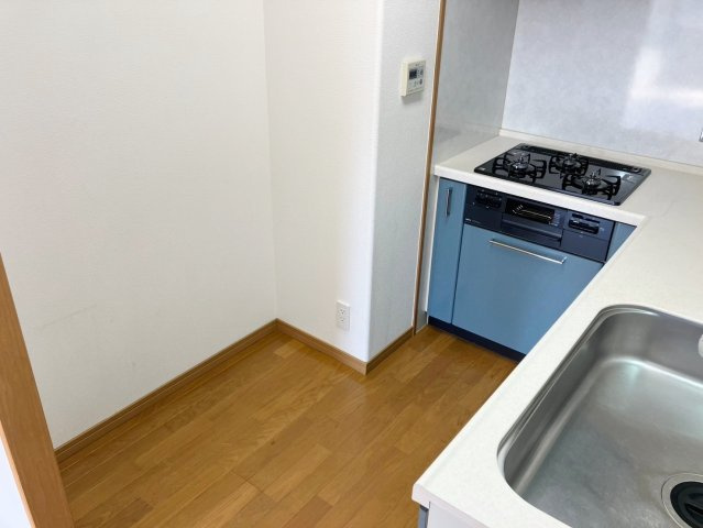 ロイヤルガーデン宇多津四番丁のキッチン|コンパクトなキッチンで掃除もラクラク