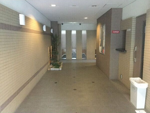 豊里セレニテのロビー