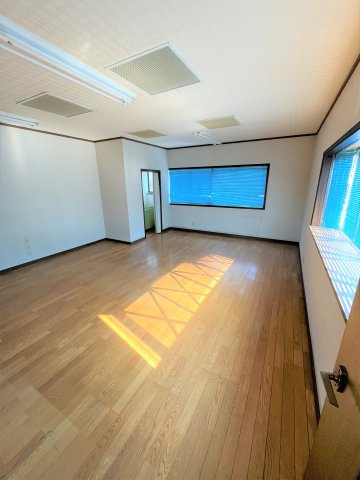 【洋室】 | 上宇部小学校に通える中古住宅　宇部市山門３丁目 | スタンダードな洋室です