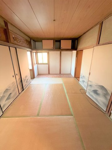 【和室】 | 上宇部小学校に通える中古住宅　宇部市山門３丁目 | 和室がひろがる居住スペース