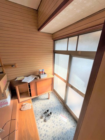 【玄関】 | 上宇部小学校に通える中古住宅　宇部市山門３丁目 | ゆったりとした玄関です