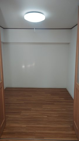 三陽南マンションの洋室