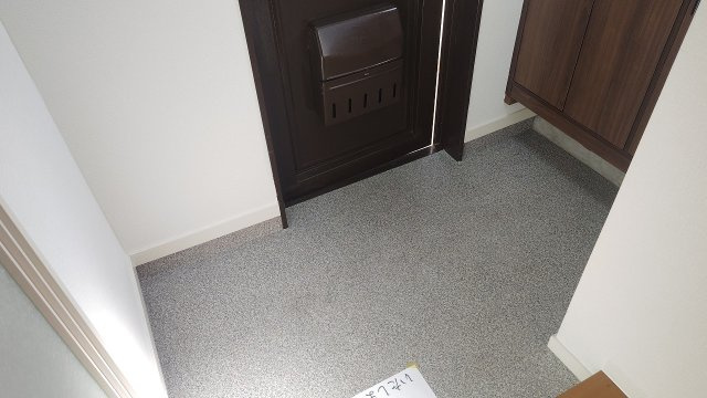 三陽南マンションの玄関