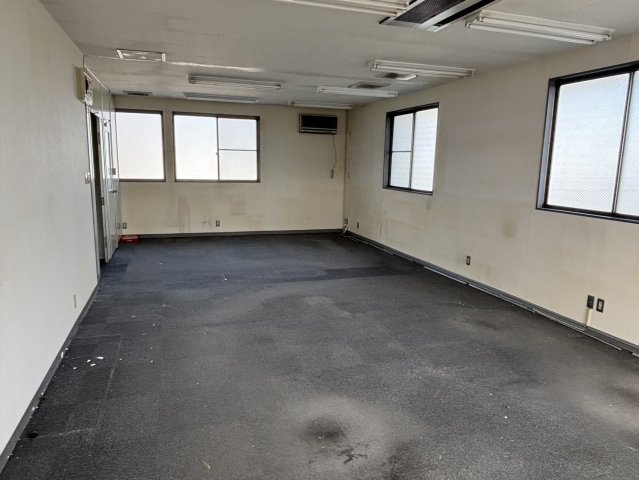 NKビルのロビー