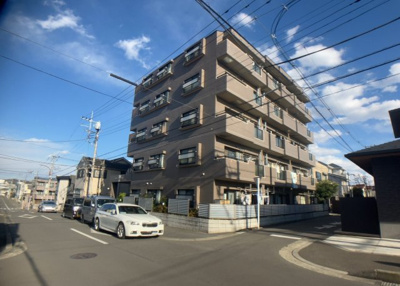 【現況写真】 | レサージュ相模原壱番館 | 外観はマンション管理がされているかの目安になります。築年数が古いと、壁面は劣化してひび割れが生じることも！建物が古びていても細かいところが修繕されていると、きちんと管理されているなぁと感じるでしょう。