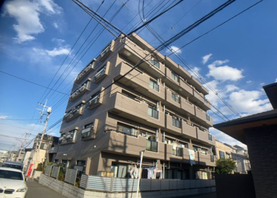 【構造・工法・仕様】 | レサージュ相模原壱番館 | ＲＣ造、Reinforced Concreteは直訳すると補強されたコンクリートです。主に柱や梁・床・壁が鉄筋とコンクリートで構成おり、鉄筋を組んだ型枠にコンクリートを流し込んで固めたものを指します。