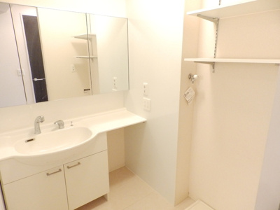 【洗面所】 | ルピナス | ゆったりとスペースのある洗面所