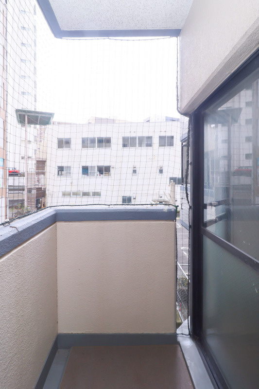 ダイナコート久留米駅前のバルコニー|暖かな日差しのふりそそぐバルコニー