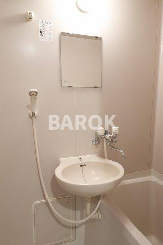 福岡市早良区高取１丁目のアパートの洗面所