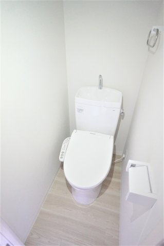 ノーリーズン前原西のトイレ|新規交換済です。※別のお部屋の写真です