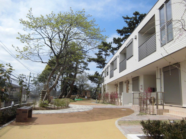 BORIKI船橋のエントランス|★入居者専用の『母力の庭』あり★