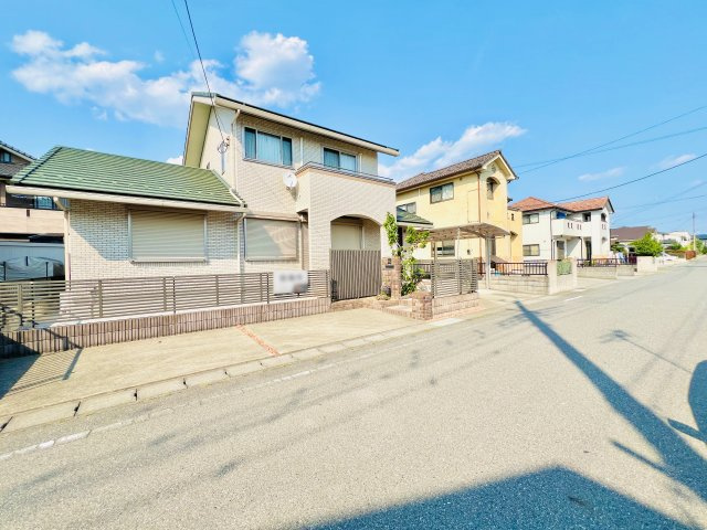 伊勢崎市南千木の前面道路含む現地写真|車の通りも少なく駐車も楽々♪