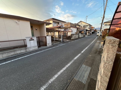 【前面道路含む現地写真】 | 高崎市楽間町　コンクリートブロック造平屋