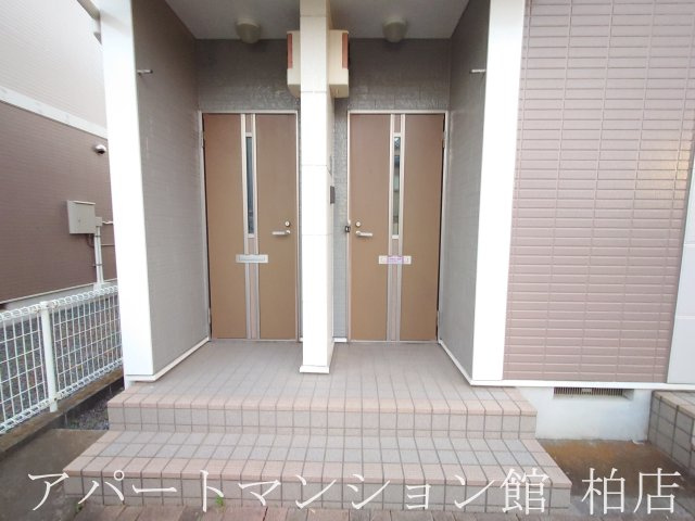 エレガント・カーサⅡの玄関