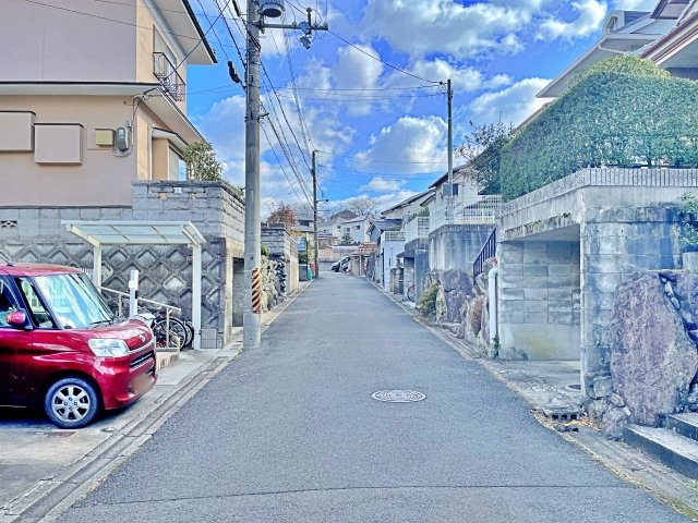 中古戸建　西つつじヶ丘雲仙台2丁目の前面道路含む現地写真