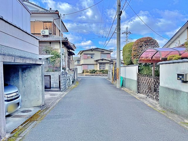中古戸建　西つつじヶ丘雲仙台2丁目の前面道路含む現地写真