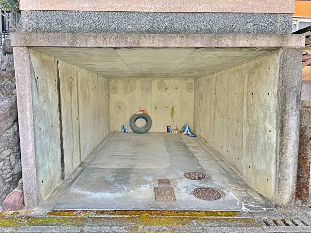 中古戸建　西つつじヶ丘雲仙台2丁目の駐車場