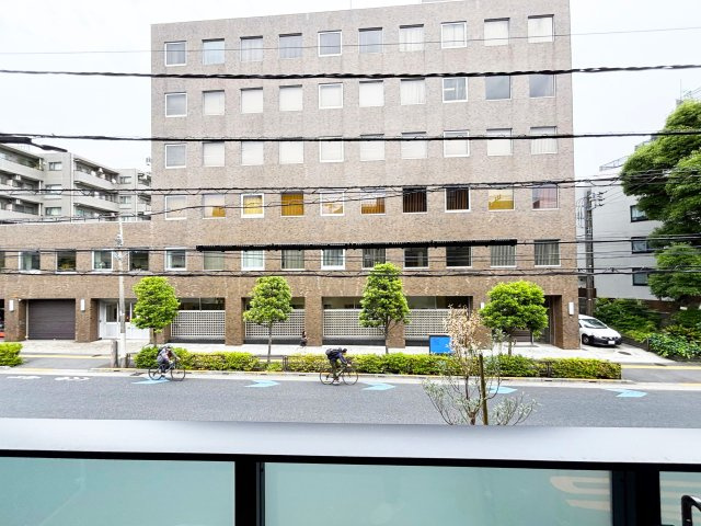 【展望】 | 春日テラス | ２階からの眺望です。リビングは言問い通りに面しています。