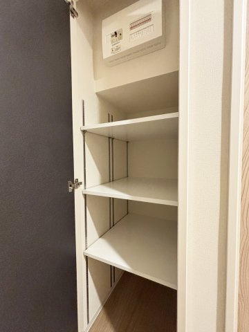  | 春日テラス | 廊下収納