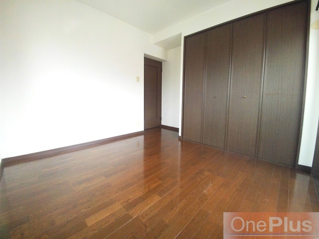 アゼリア六甲の洋室