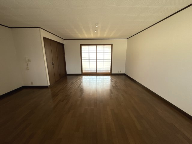 プレジデントふくながの居間・リビング