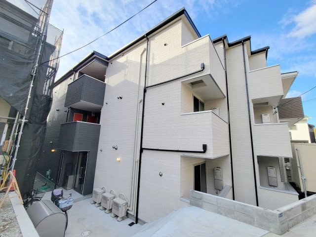 Gradito　富雄駅前の外観