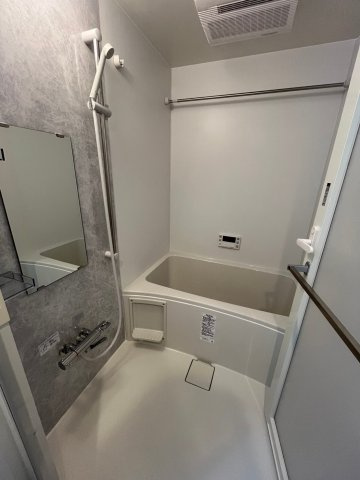 アヴェニール中崎の浴室