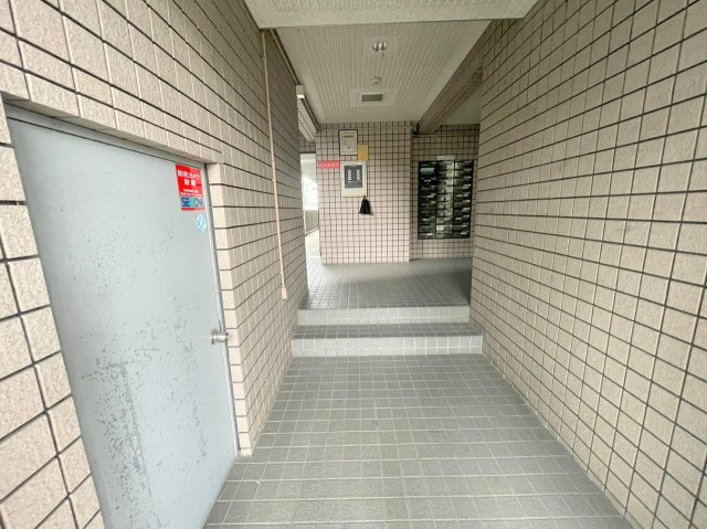 サンロード28のロビー