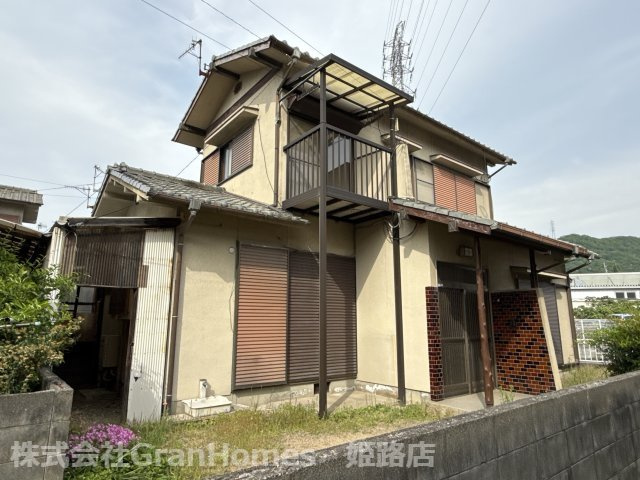 青山川本貸家　(北)の外観