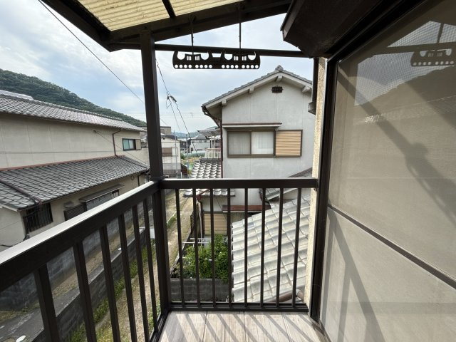 青山川本貸家　(北)のバルコニー