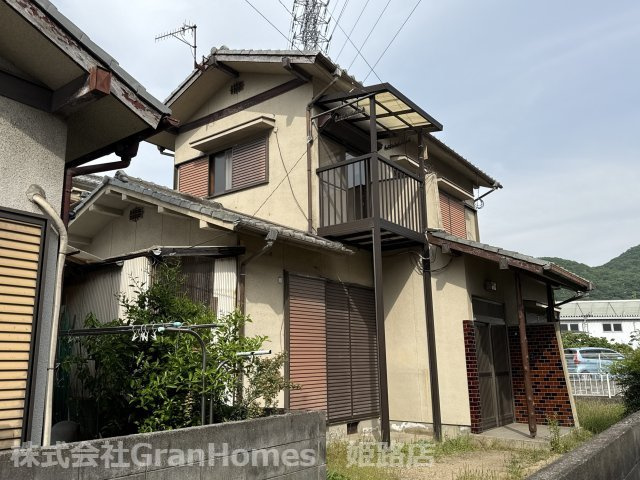 青山川本貸家　(北)の外観