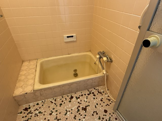 青山川本貸家　(北)の浴室