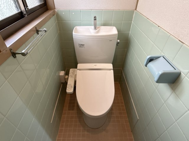 青山川本貸家　(北)のトイレ