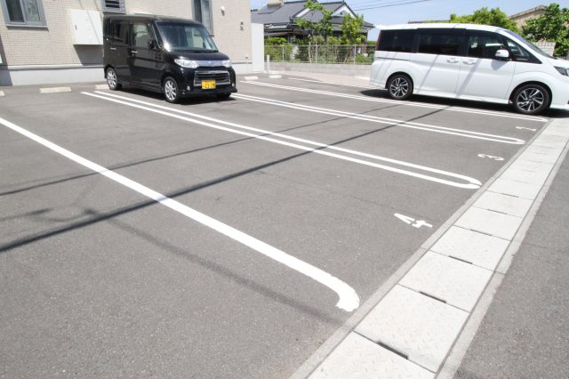 セジュールグレイスⅢの駐車場