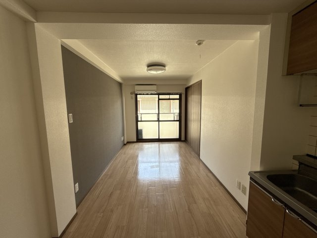 レジデンス西庄の居間・リビング