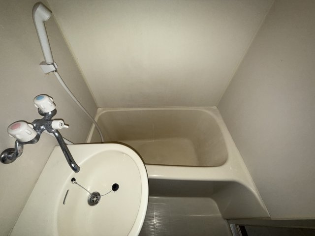 レジデンス西庄の浴室