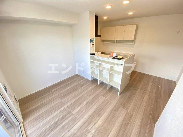 ルミエールの居間・リビング|高崎、前橋エリアのお部屋探しはエンドスケープまで！お客様の理想お聞かせ下さい♪