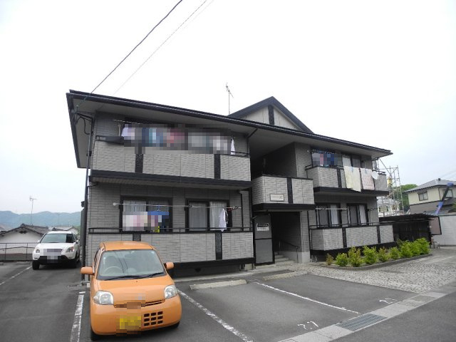 ロイヤルガーデン白岩C棟の外観